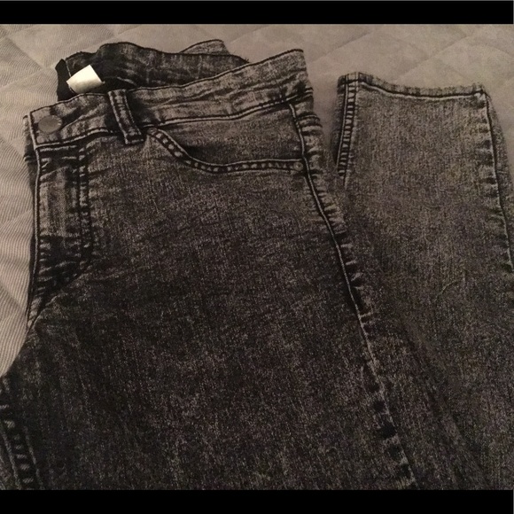 H&M Skinny Jean - Picture 2 of 5